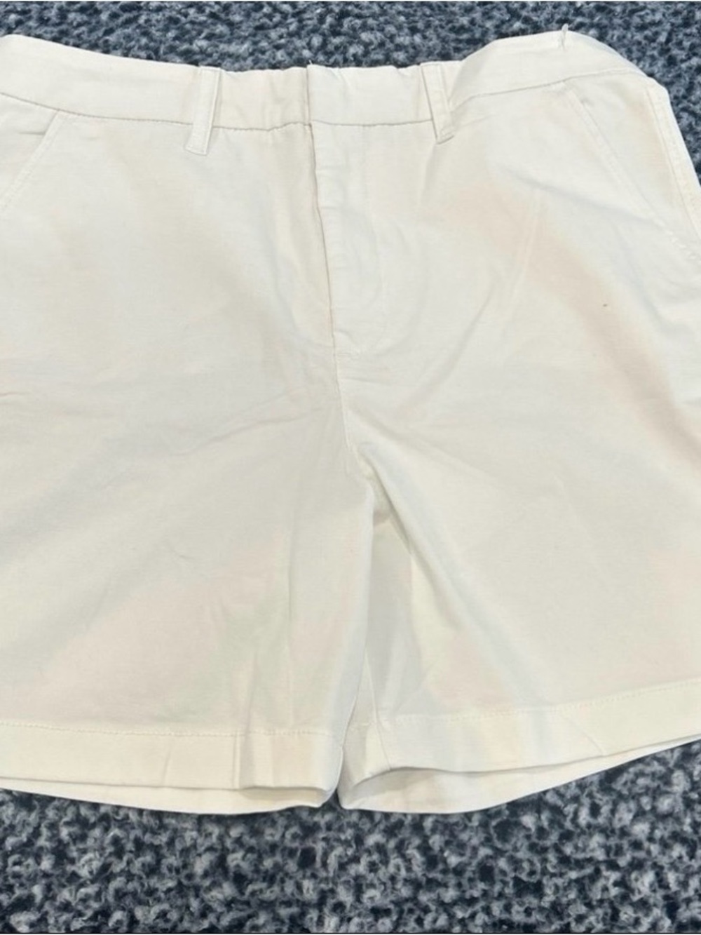Anne Klein Men's Cream Flat-Front Chino Shorts